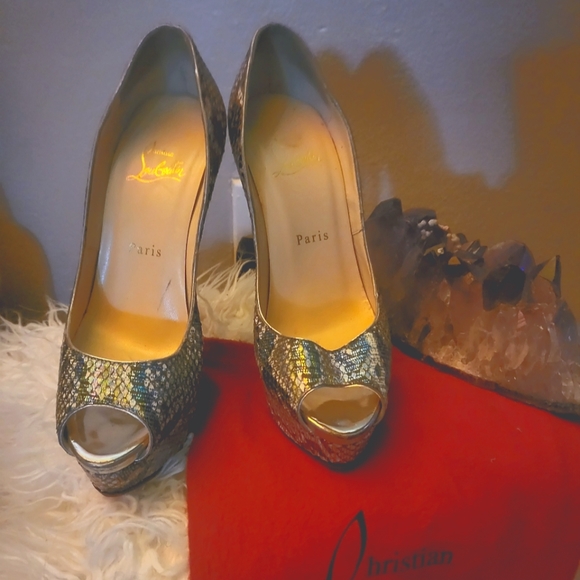 Iridescent Rainbow Snake Skin Christian Louboutin 7 - Picture 1 of 4
